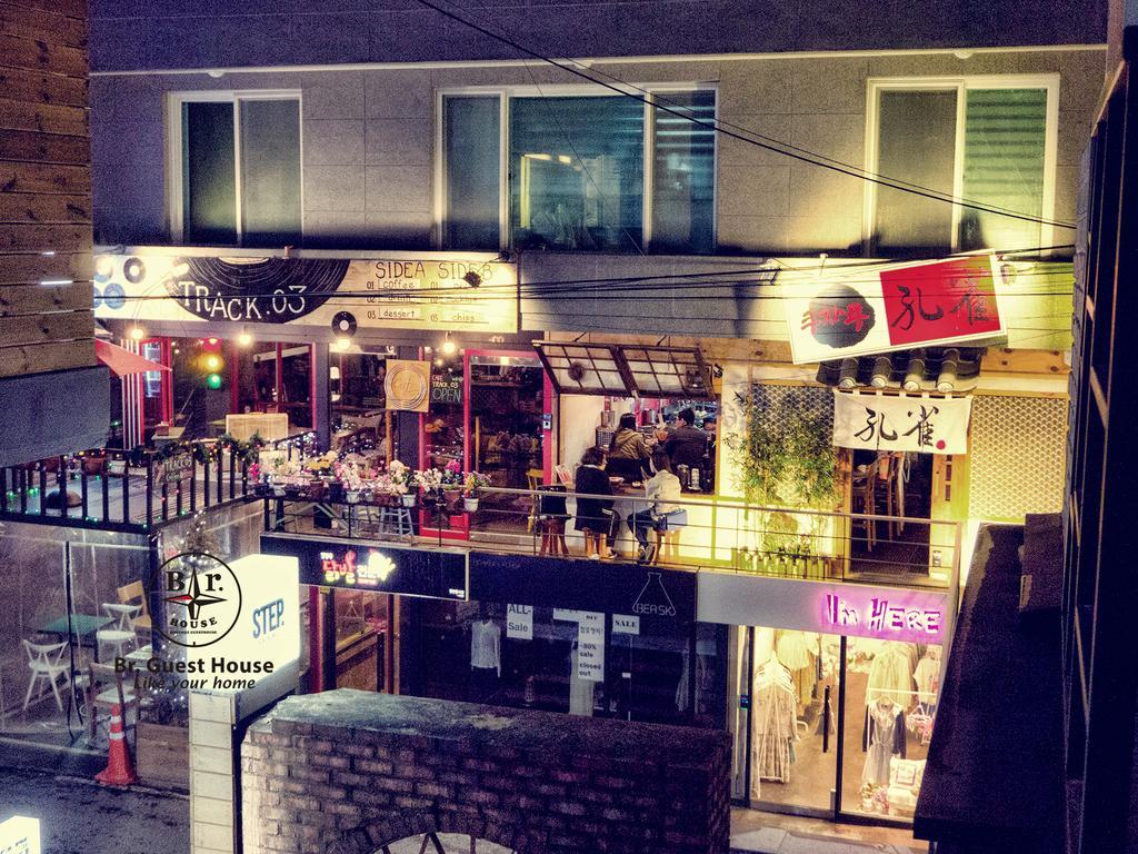 Br. Guesthouse Hongdae Seul Esterno foto