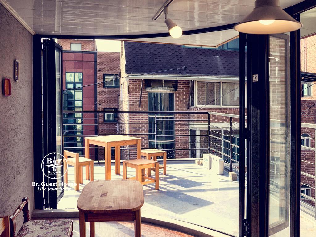 Br. Guesthouse Hongdae Seul Esterno foto