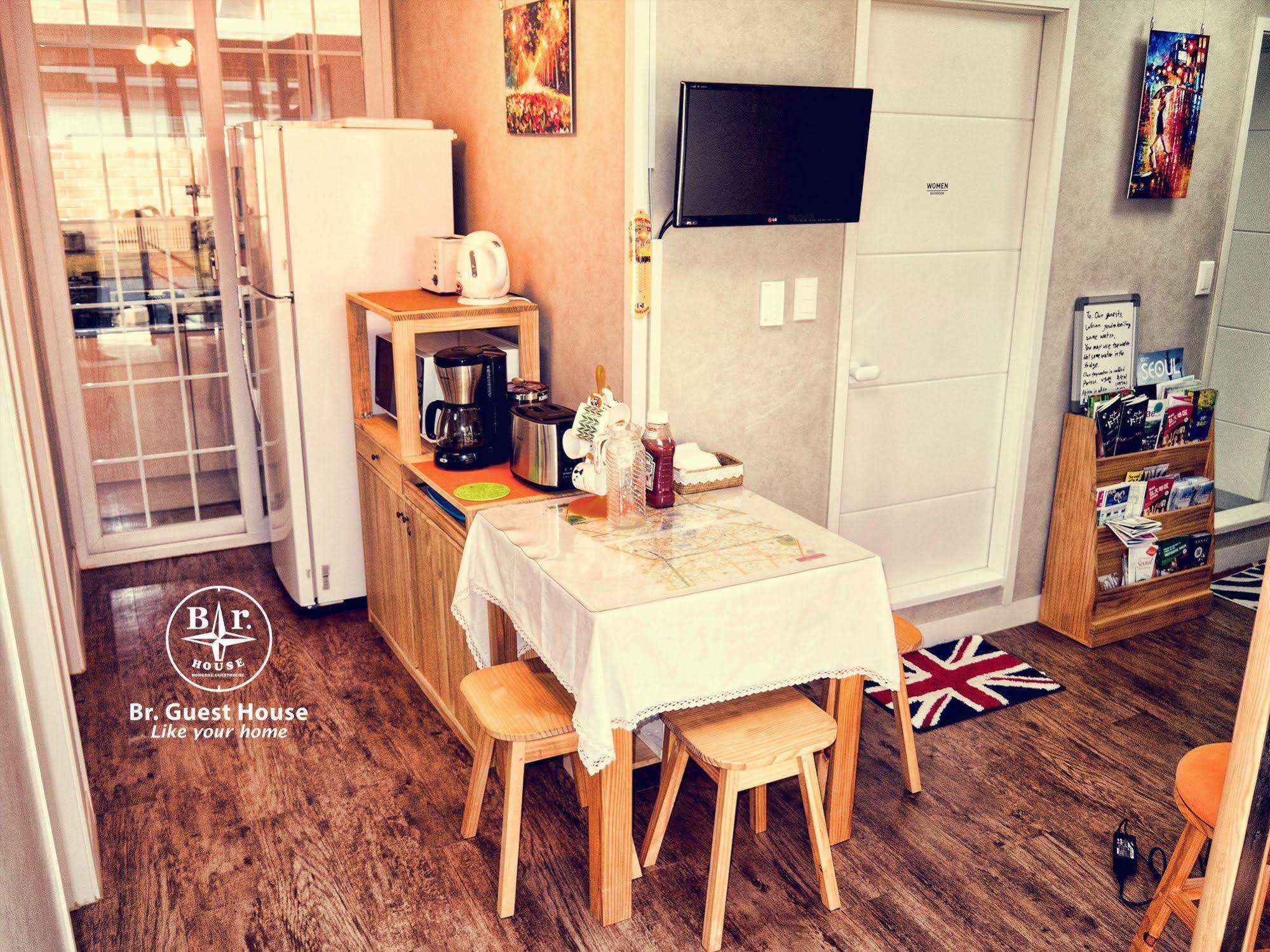 Br. Guesthouse Hongdae Seul Esterno foto