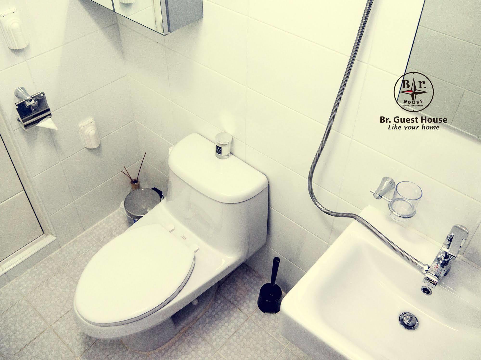 Br. Guesthouse Hongdae Seul Esterno foto