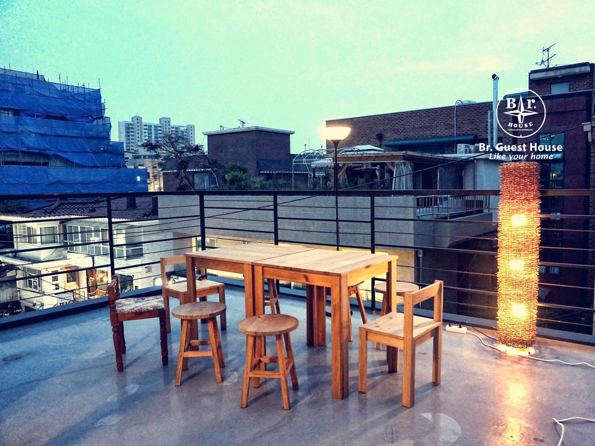 Br. Guesthouse Hongdae Seul Esterno foto